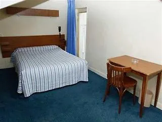 Otel De La Vallee Paris