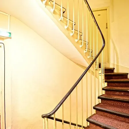 De La Vallee Otel Paris