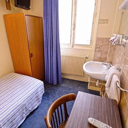 Otel De La Vallee Paris