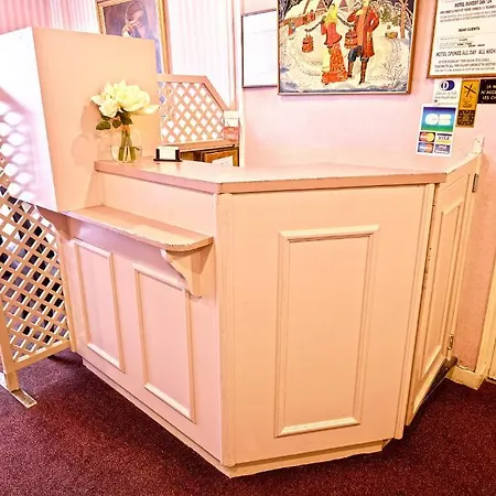 فندق De La Vallee باريس