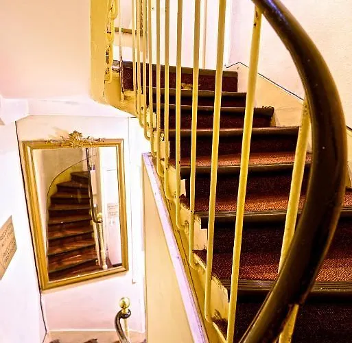 Hotell De La Vallee *