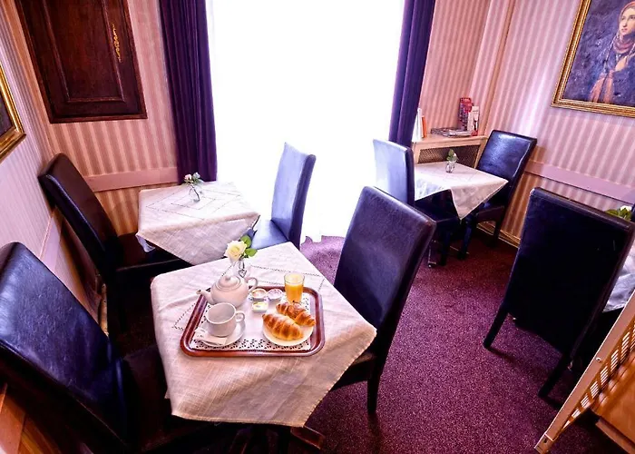 Hotell De La Vallee *